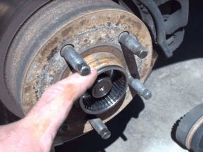 Rubber o-ring Ford Ranger locking hub installation picture