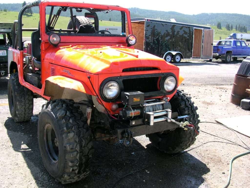 fj40 purple crew cab black trailer