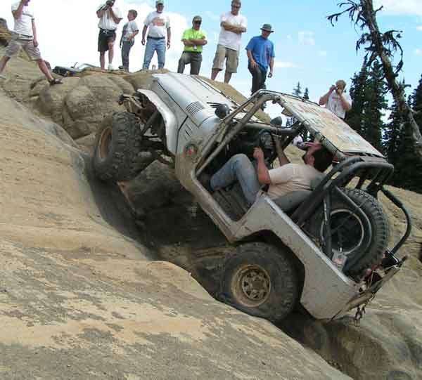 FJ40 Land Cruiser Funny Rocks